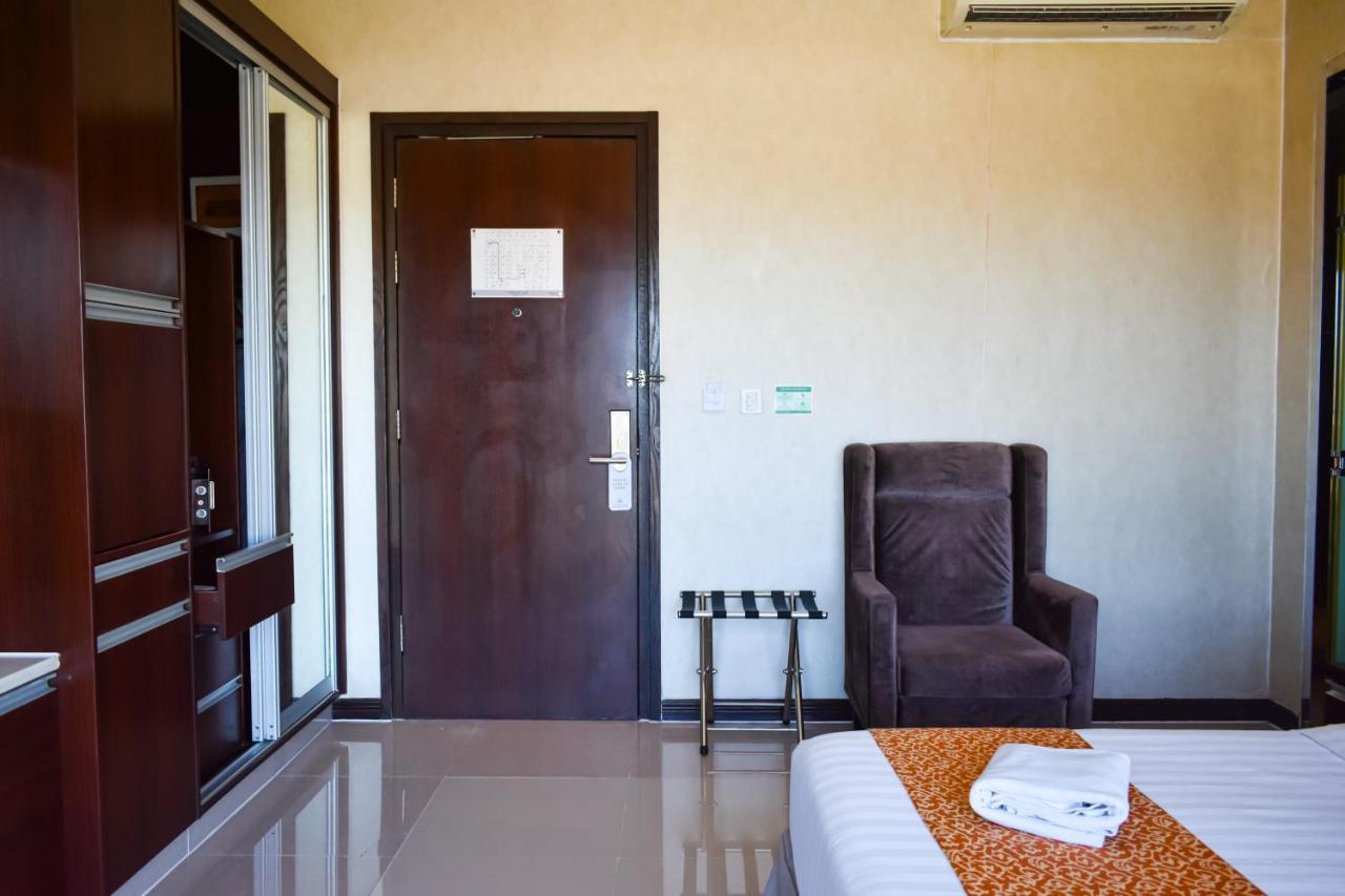 Mg Grand Hotel Olongapo Bagian luar foto