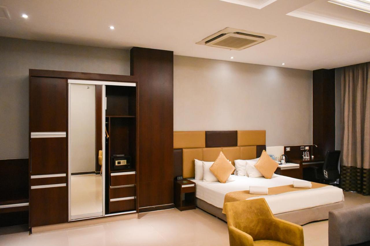 Mg Grand Hotel Olongapo Bagian luar foto