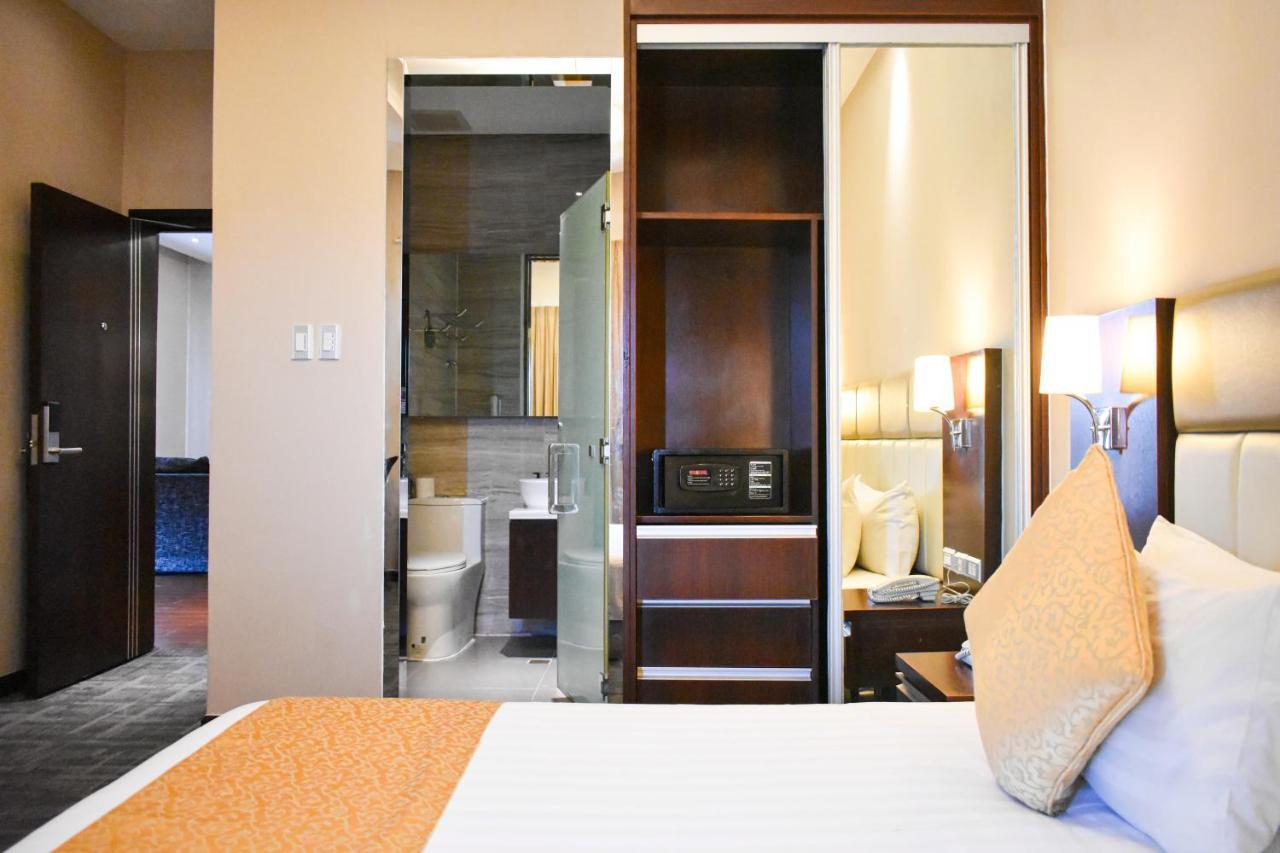 Mg Grand Hotel Olongapo Bagian luar foto
